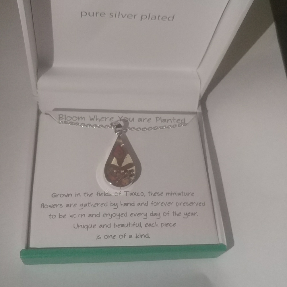 Silver plated real miniature flower necklace
